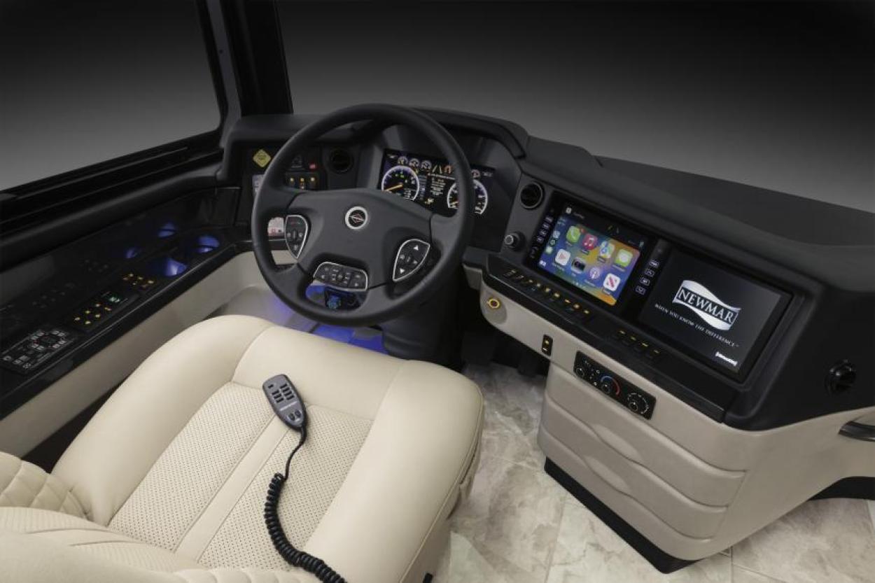 Dash inside the Newmar Essex