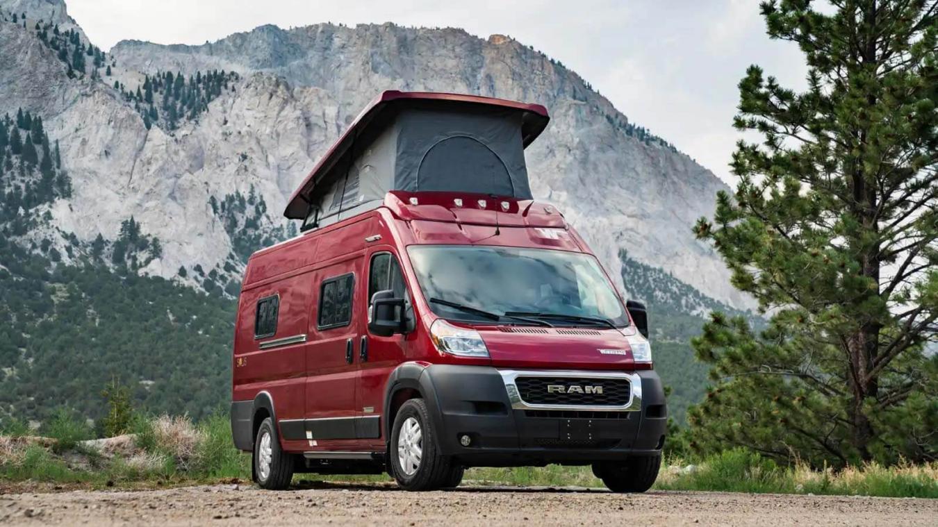 Roof pop tent on a 2023 Winnebago Solis RV