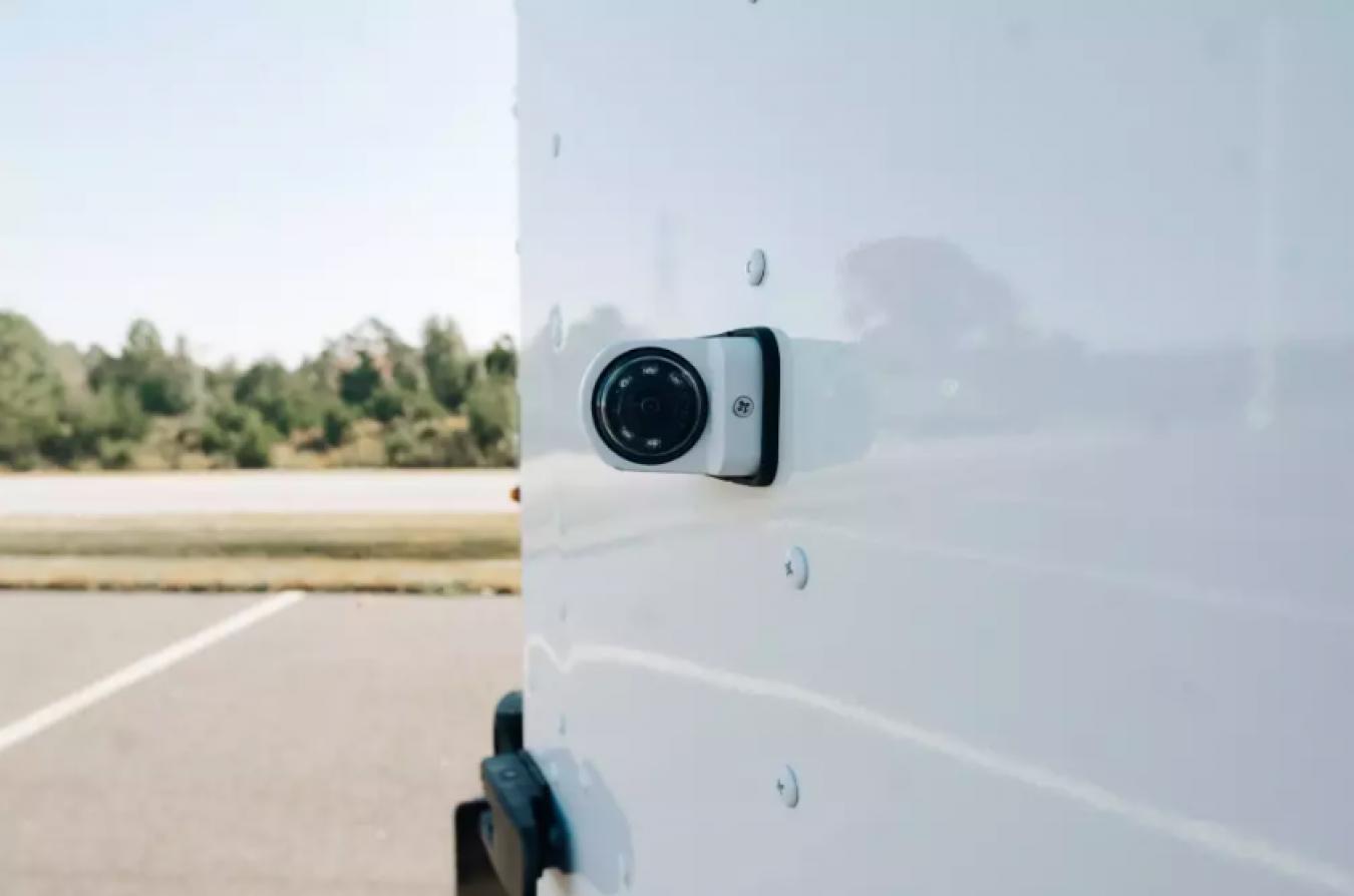 fedex blind spot camera on f59 step van - transwest