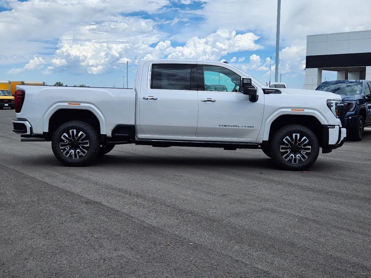 2024 GMC Sierra 2500HD Denali Ultimate | Photo 1 of 28