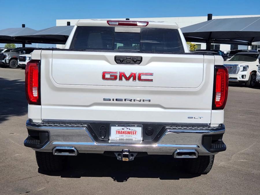 2023 GMC Sierra 1500 SLT | Photo 13 of 31