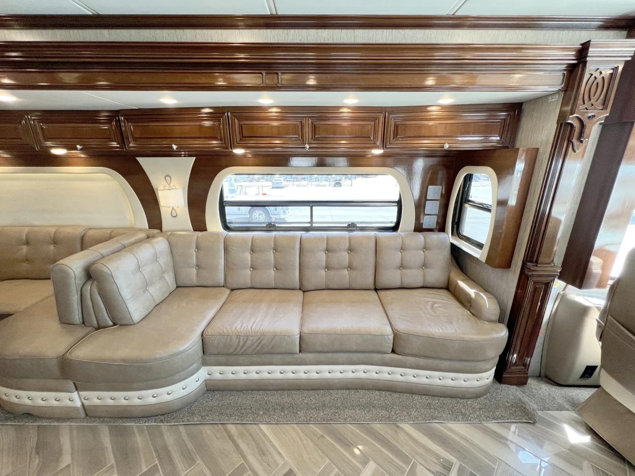 2015 Newmar Essex 4503 | Photo 8 of 29