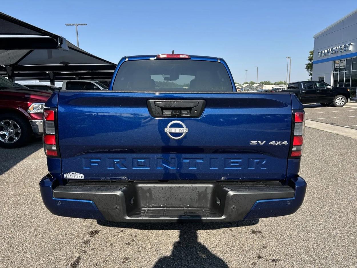 2023 Nissan Frontier SV | Photo 3 of 19