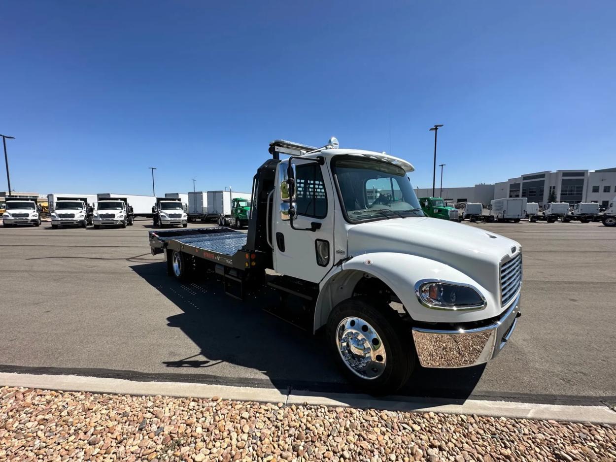 2024 Freightliner M2 106 | Photo 4 of 13