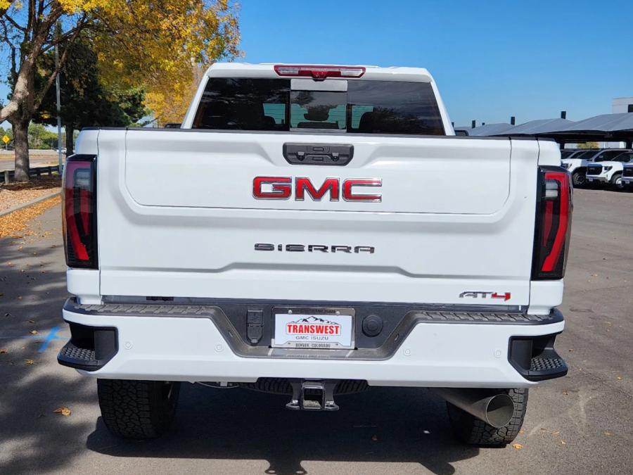 2025 GMC Sierra 2500HD AT4 | Photo 12 of 31