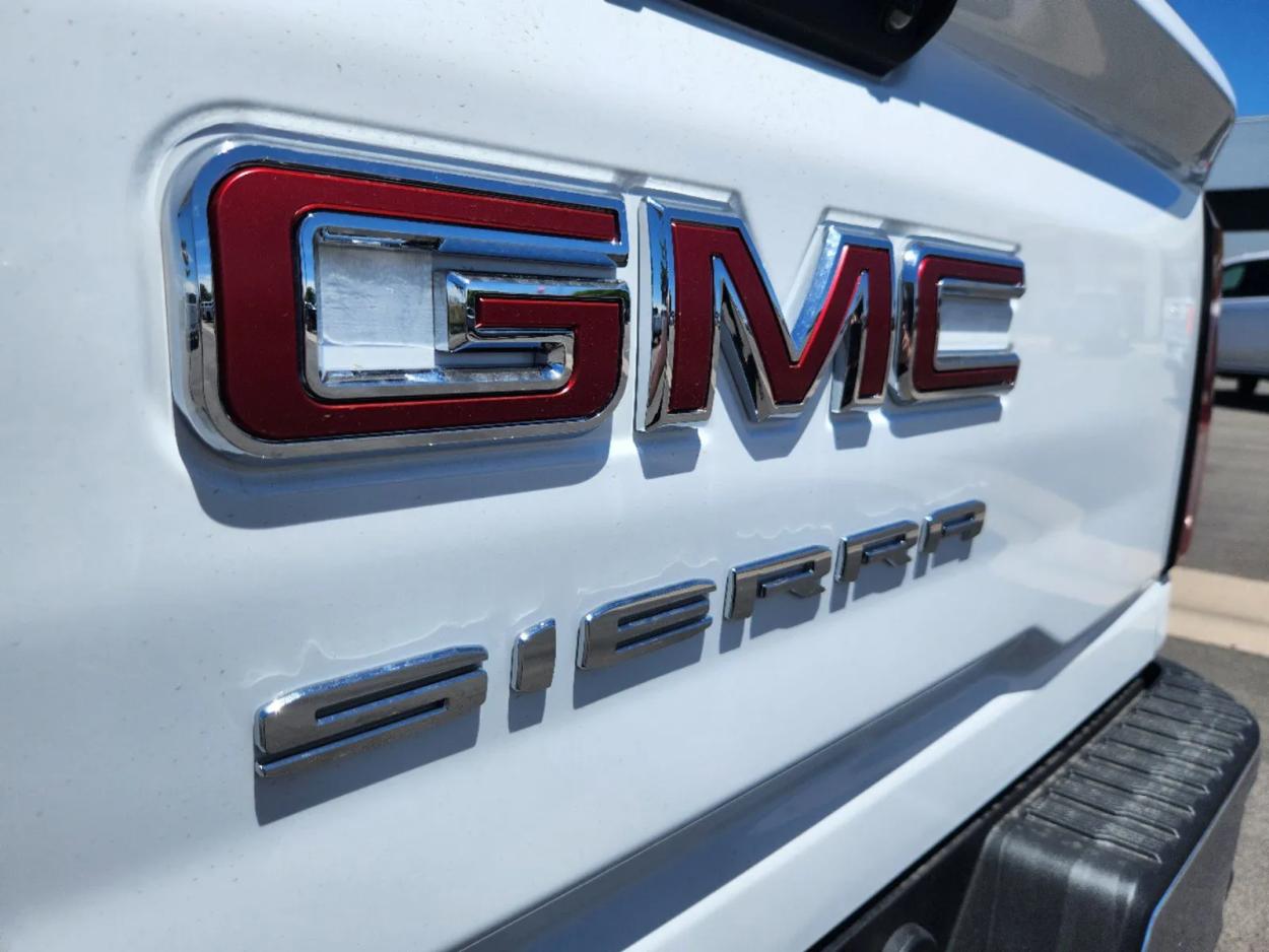 2024 GMC Sierra 3500HD Pro | Photo 12 of 26