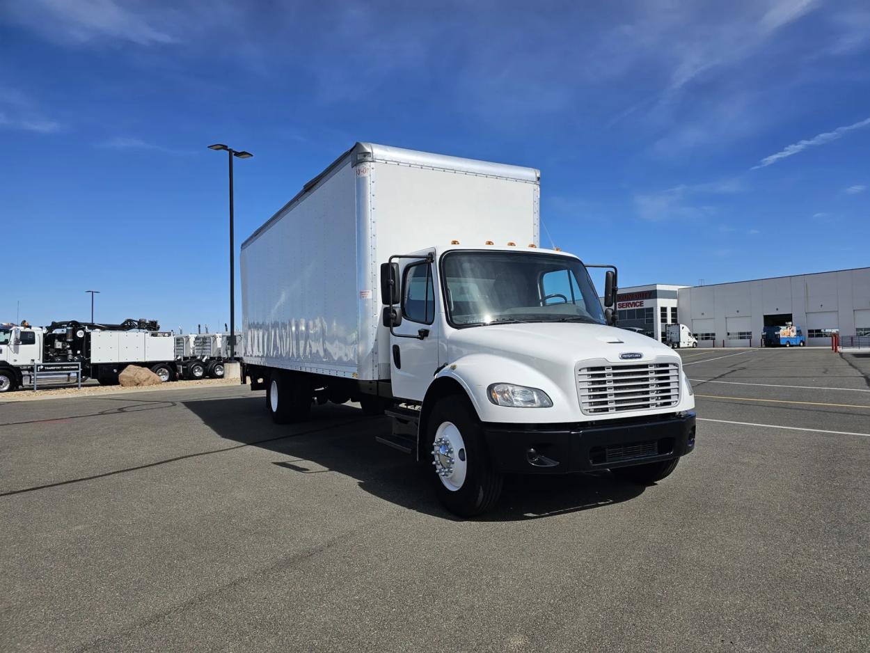 2018 Freightliner M2 106 | Photo 3 of 20