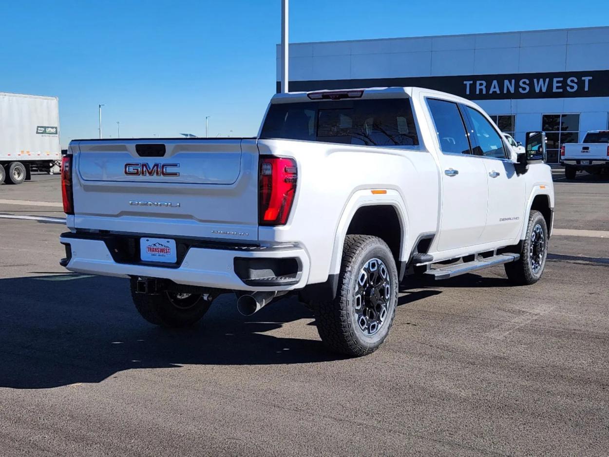 2024 GMC Sierra 2500HD Denali | Photo 2 of 29