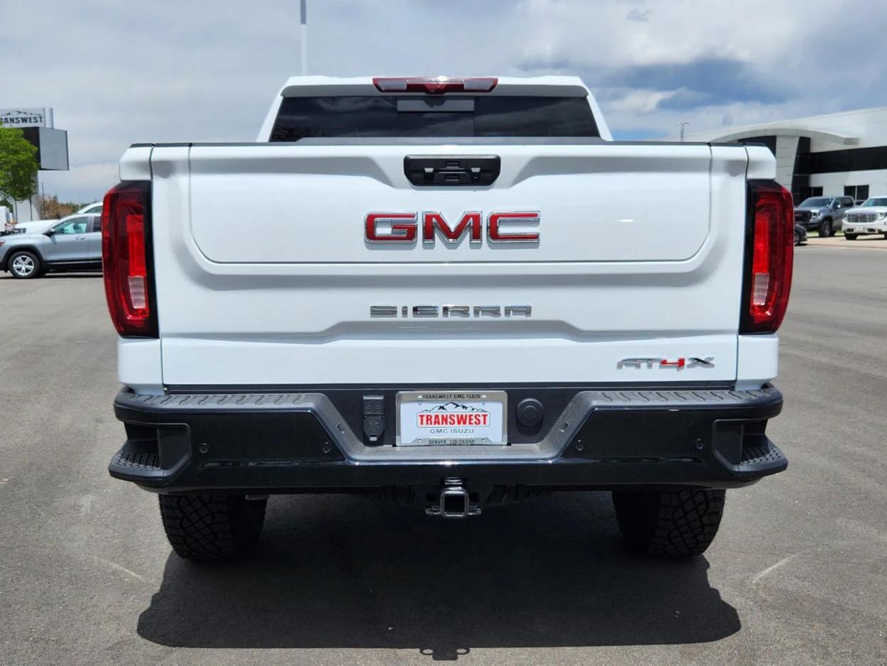 2024 GMC Sierra 1500 AT4X | Photo 11 of 27