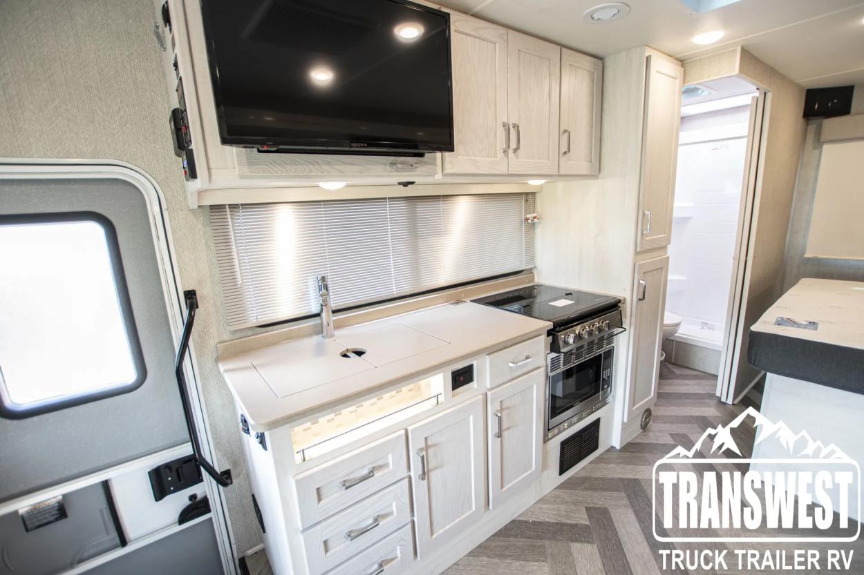 2024 Winnebago Porto 24P | Photo 10 of 15