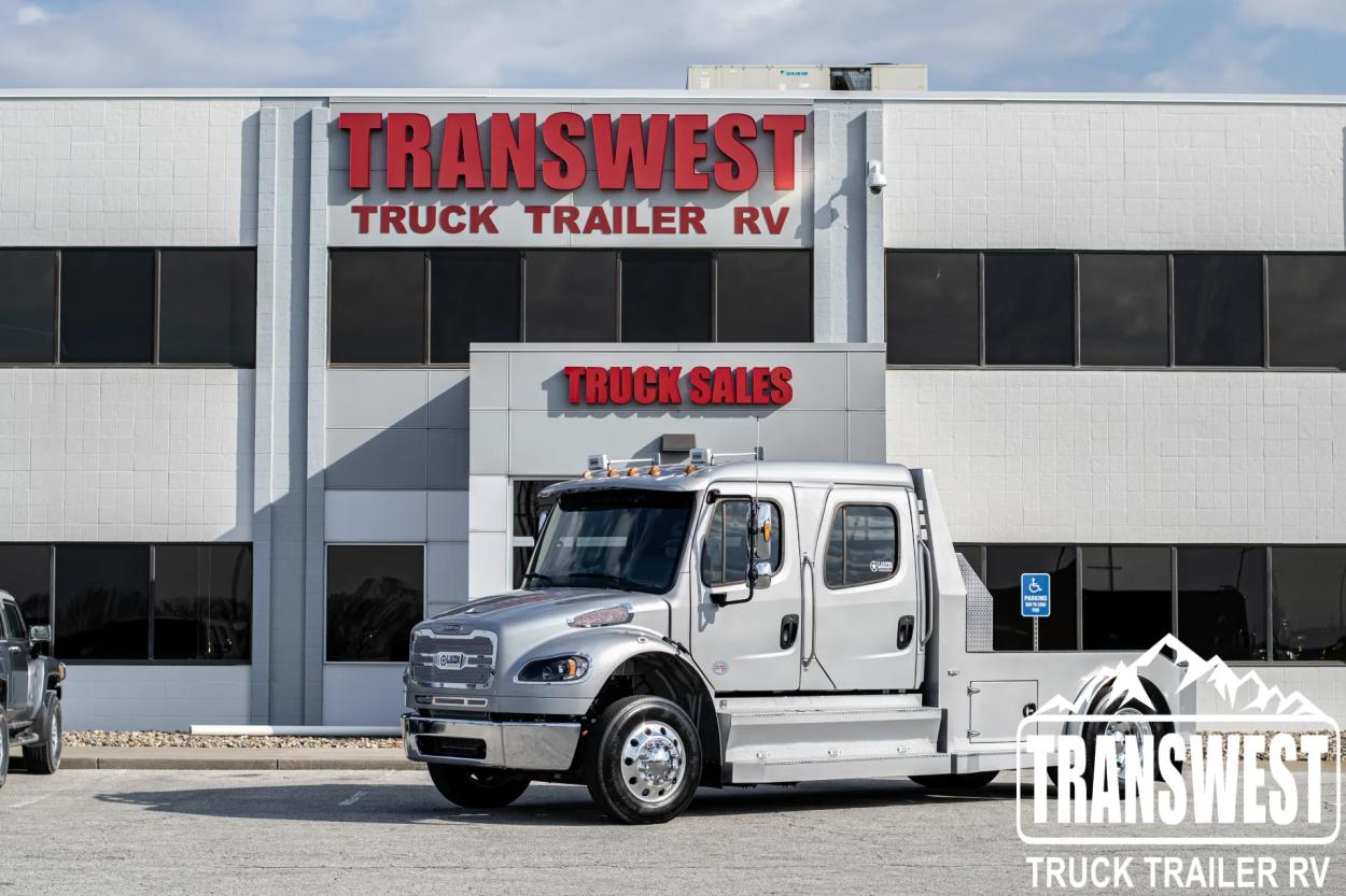 2023 Freightliner M2 106 Laredo 