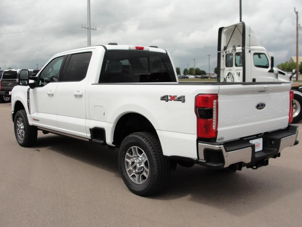 2024 Ford F-350 | Photo 20 of 37