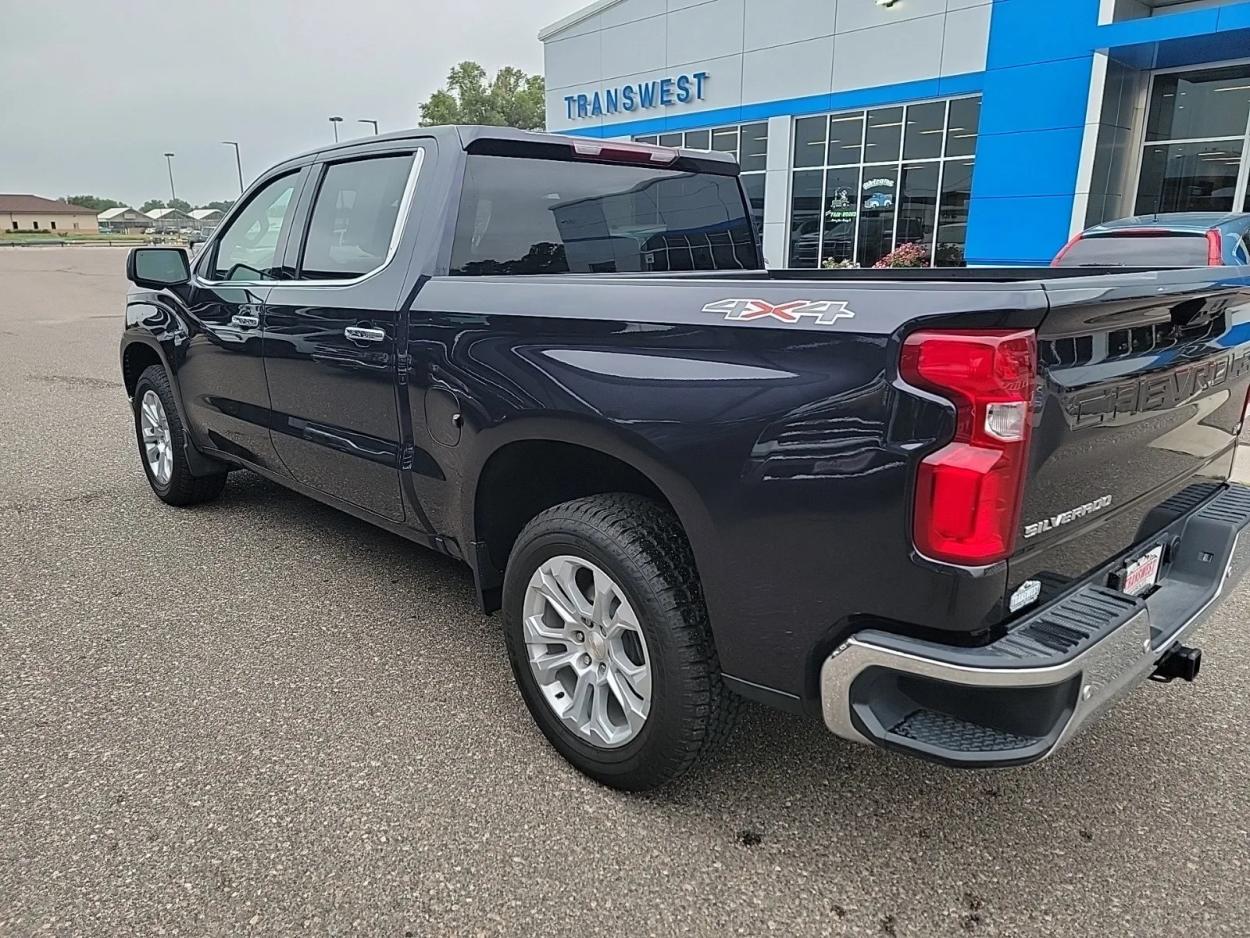 2023 Chevrolet Silverado 1500 LTZ | Photo 2 of 17