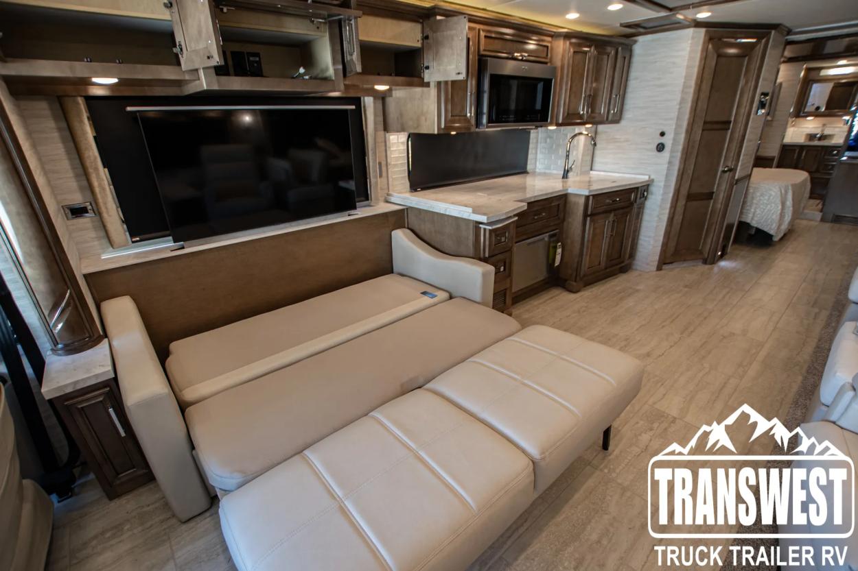 2024 Newmar Ventana 4037 | Photo 10 of 38