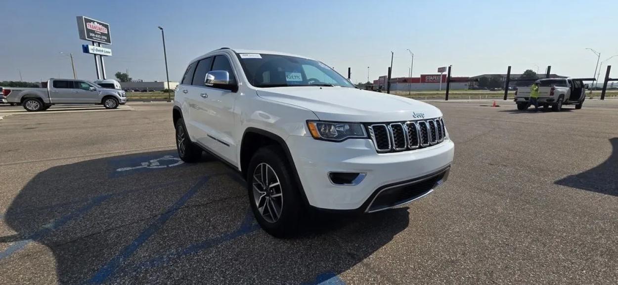 2022 Jeep Grand Cherokee WK | Photo 3 of 29