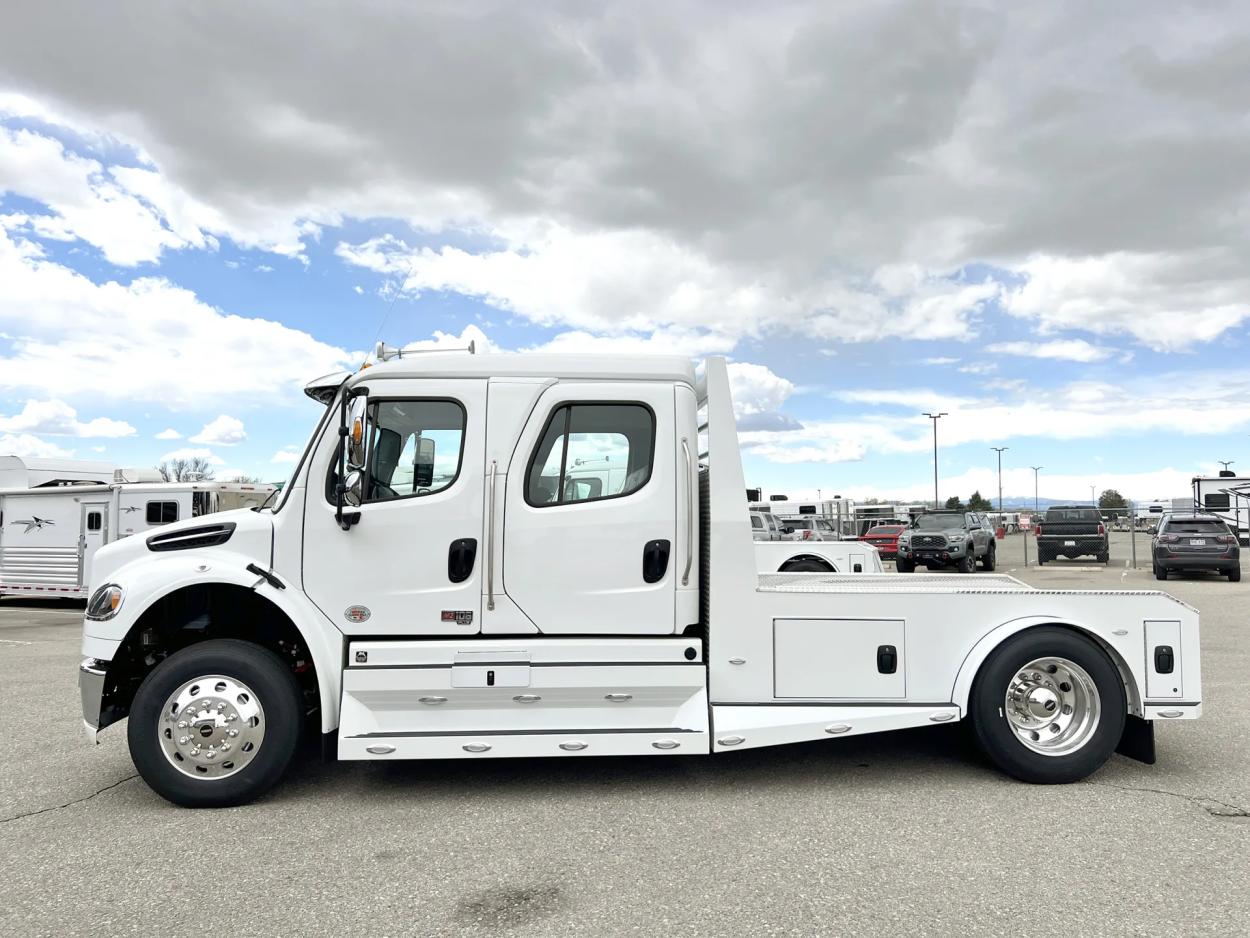 2024 Freightliner M2 106 Plus Summit Hauler | Photo 3 of 27