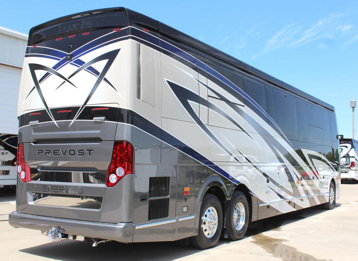 2023 Emerald Prevost H3-45 | Photo 10 of 24