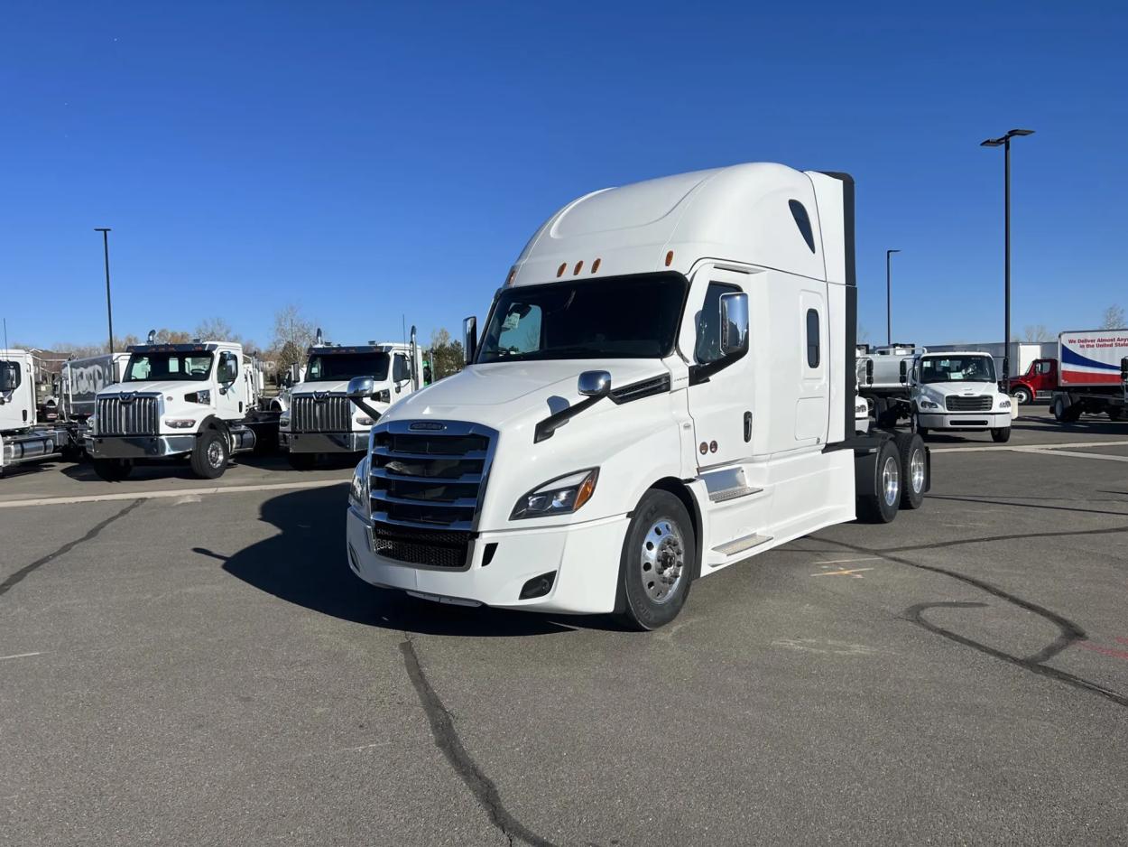 2025 Freightliner Cascadia 126 