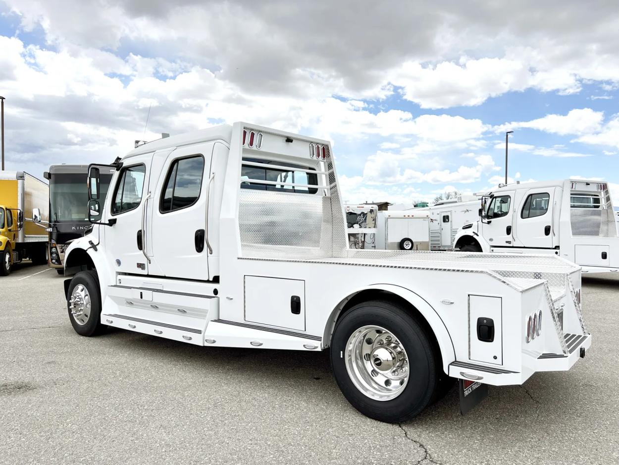 2024 Freightliner M2 106 Plus Summit Hauler | Photo 17 of 27