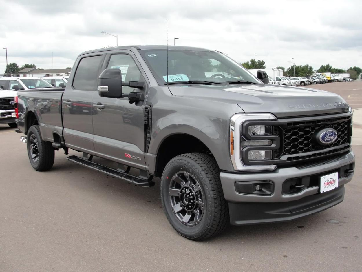 2024 Ford F-350 | Photo 7 of 20