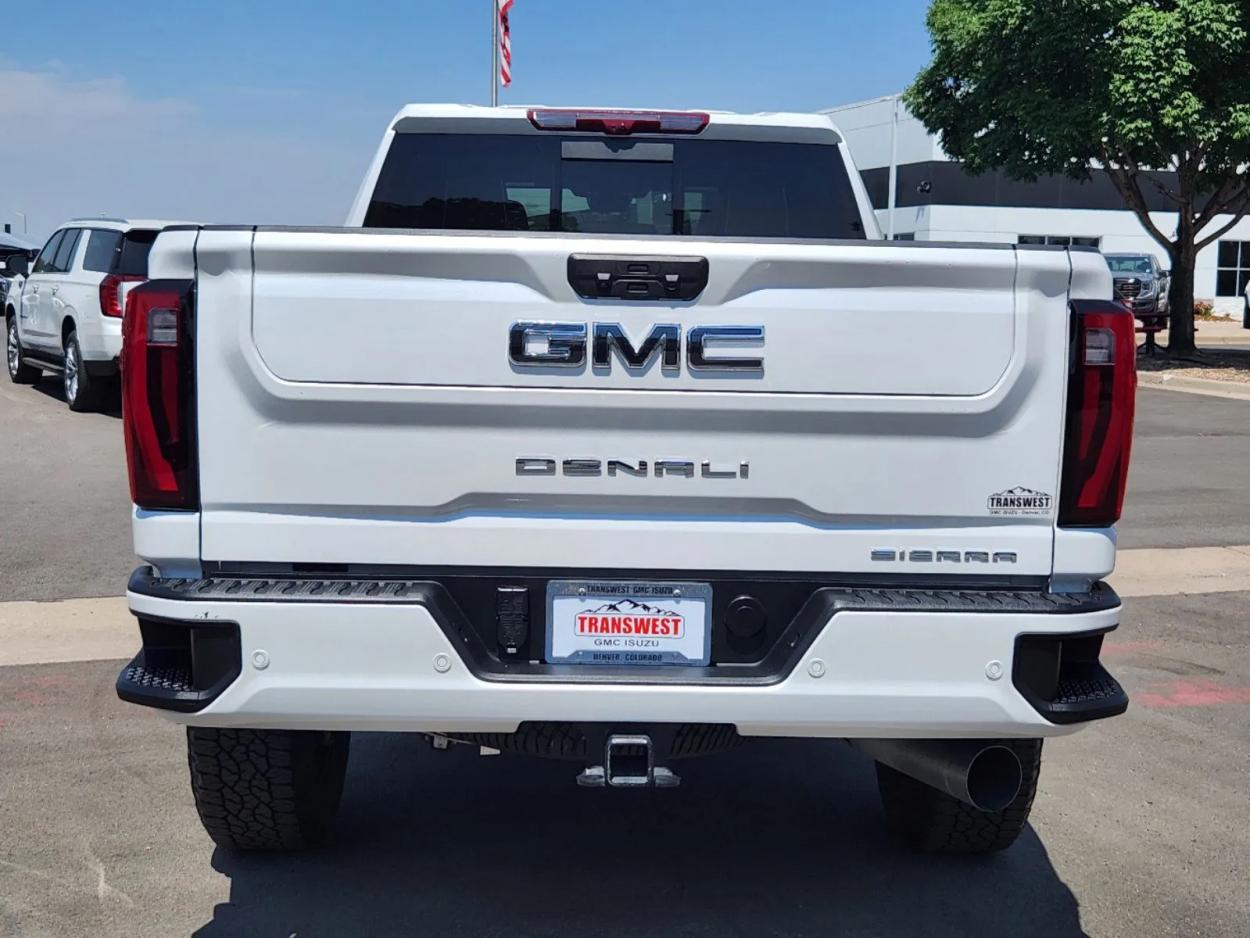 2024 GMC Sierra 2500HD Denali Ultimate | Photo 12 of 30