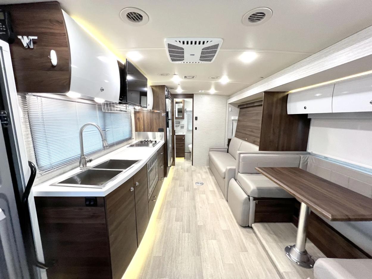 2020 Winnebago View 24D | Photo 4 of 24