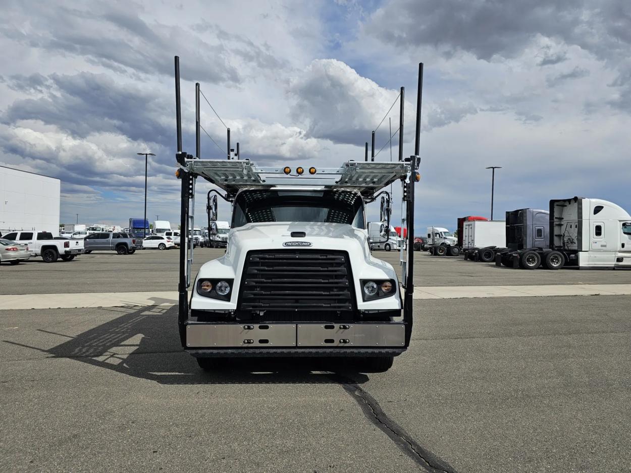 2024 Freightliner 114SD | Photo 2 of 28