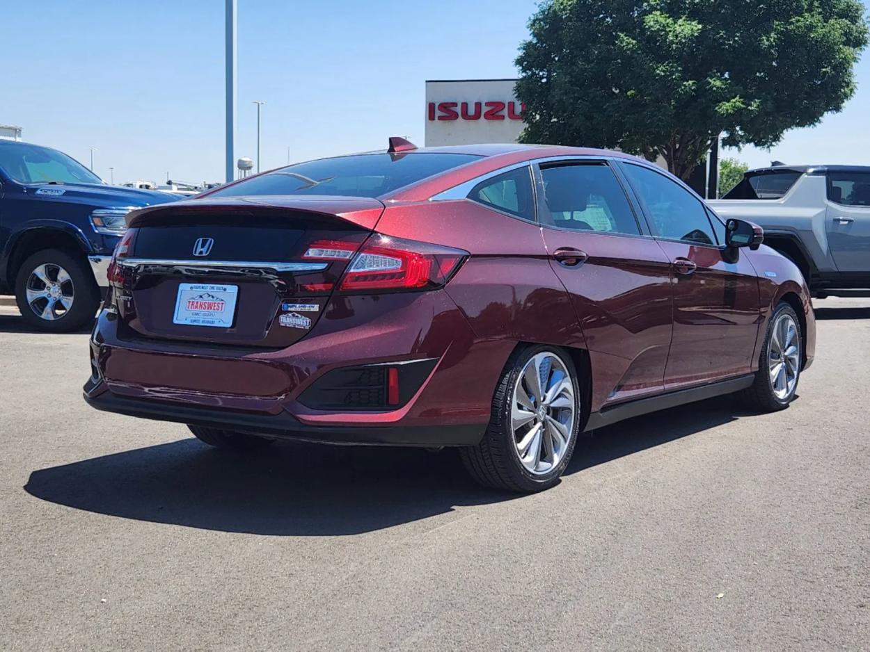 2018 Honda Clarity Plug-In Hybrid | Photo 2 of 27