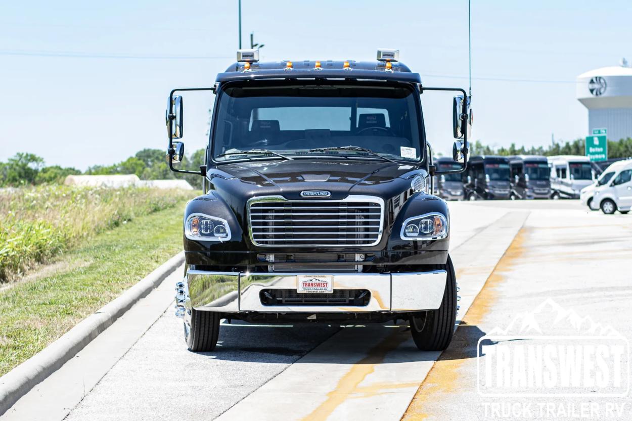 2023 Freightliner M2 106 Bolt | Photo 6 of 26