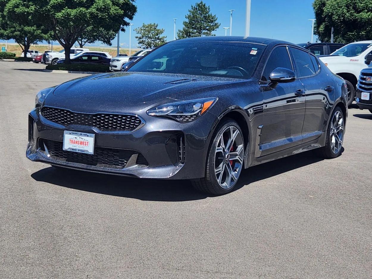 2019 Kia Stinger GT2 | Photo 3 of 28