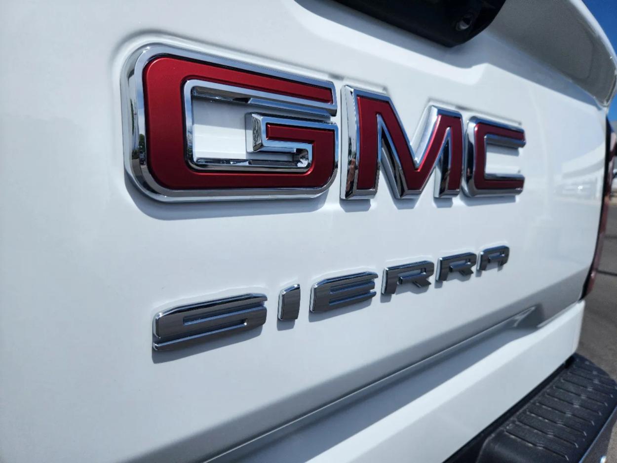 2024 GMC Sierra 1500 Pro | Photo 13 of 25