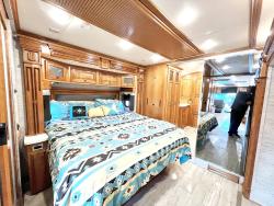 2019 Newmar Dutch Star 4363 | Thumbnail Photo 14 of 31