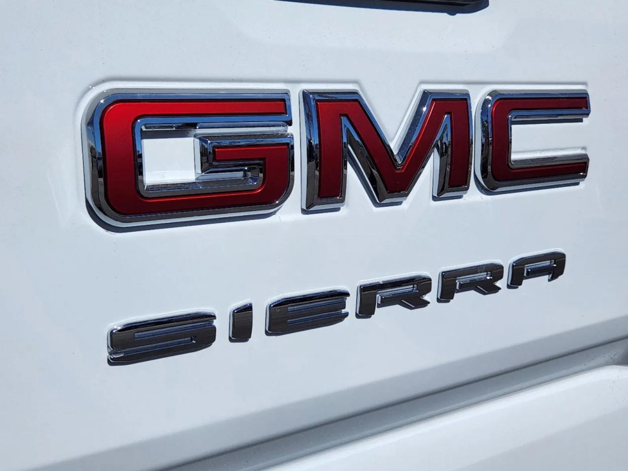 2024 GMC Sierra 1500 Pro | Photo 11 of 27