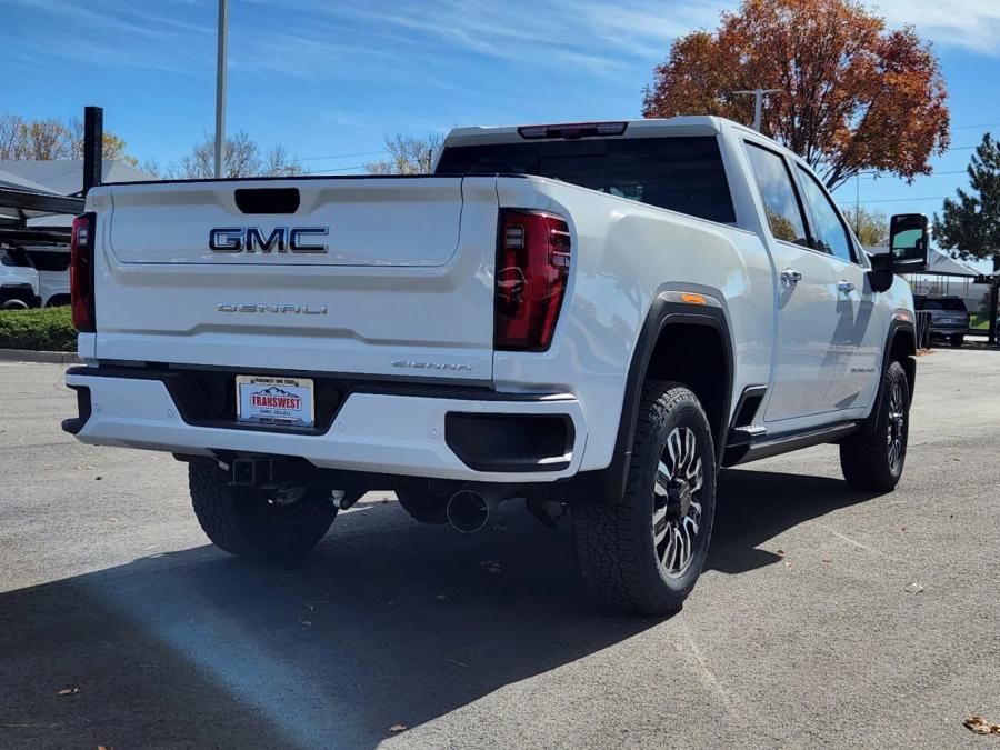 2025 GMC Sierra 2500HD Denali Ultimate | Photo 2 of 31