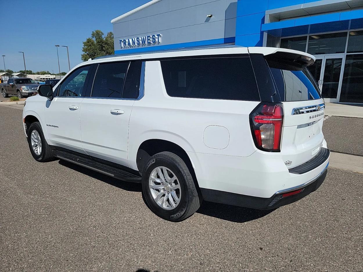 2023 Chevrolet Suburban LT | Photo 2 of 21