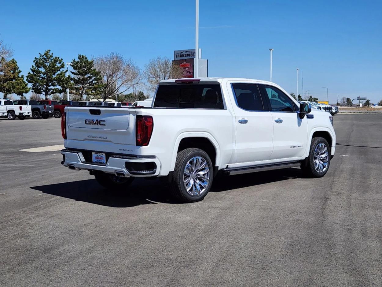 2024 GMC Sierra 1500 Denali | Photo 2 of 25