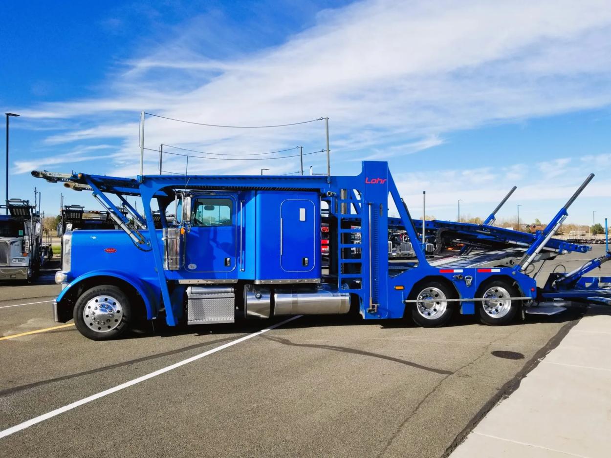 2019 Peterbilt 389 | Photo 5 of 27