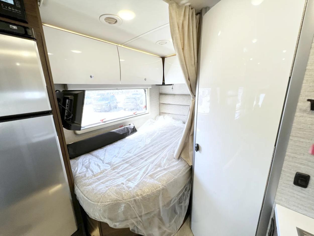 2023 Winnebago Navion 24J | Photo 18 of 36