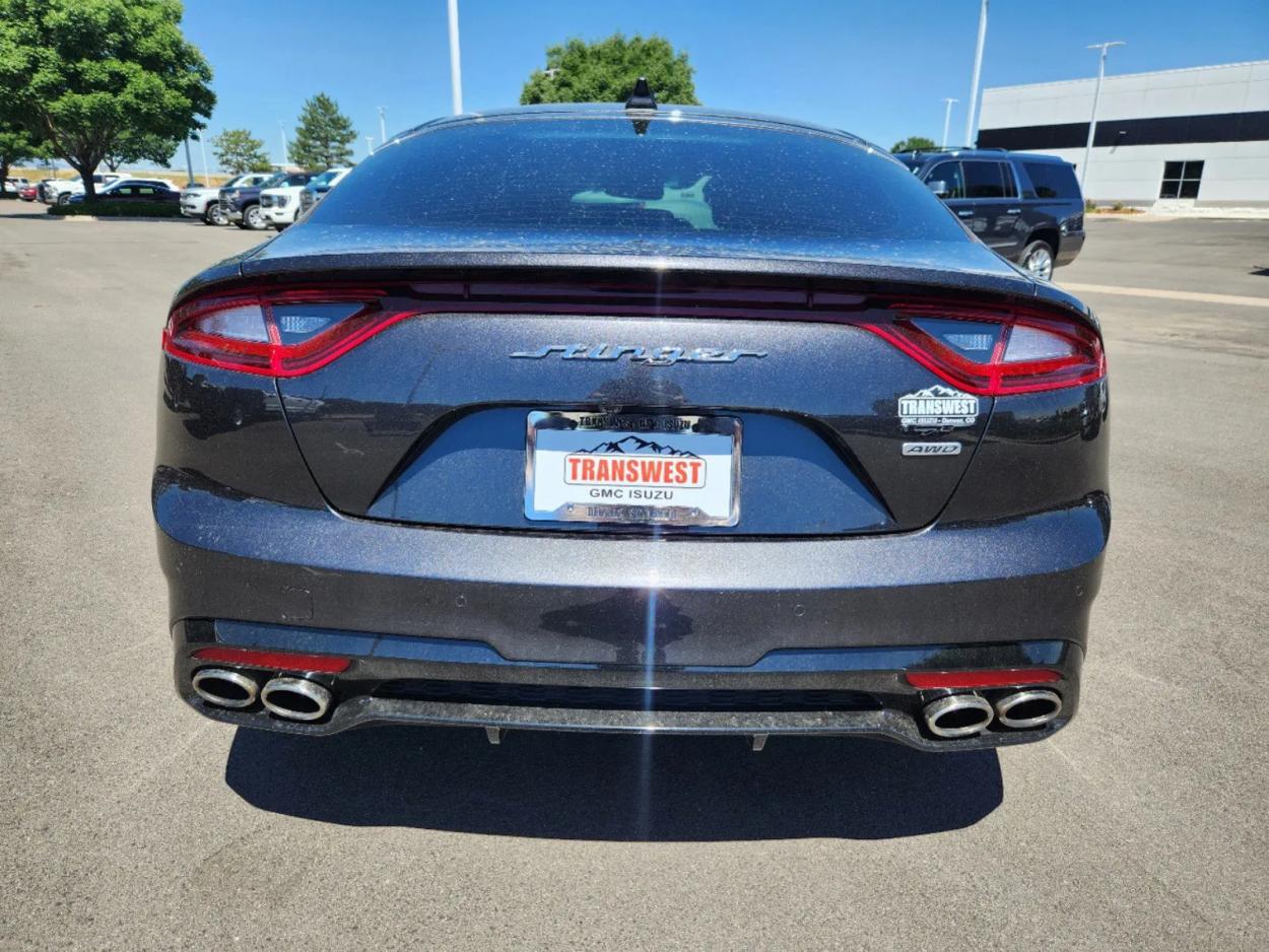 2019 Kia Stinger GT2 | Photo 11 of 28