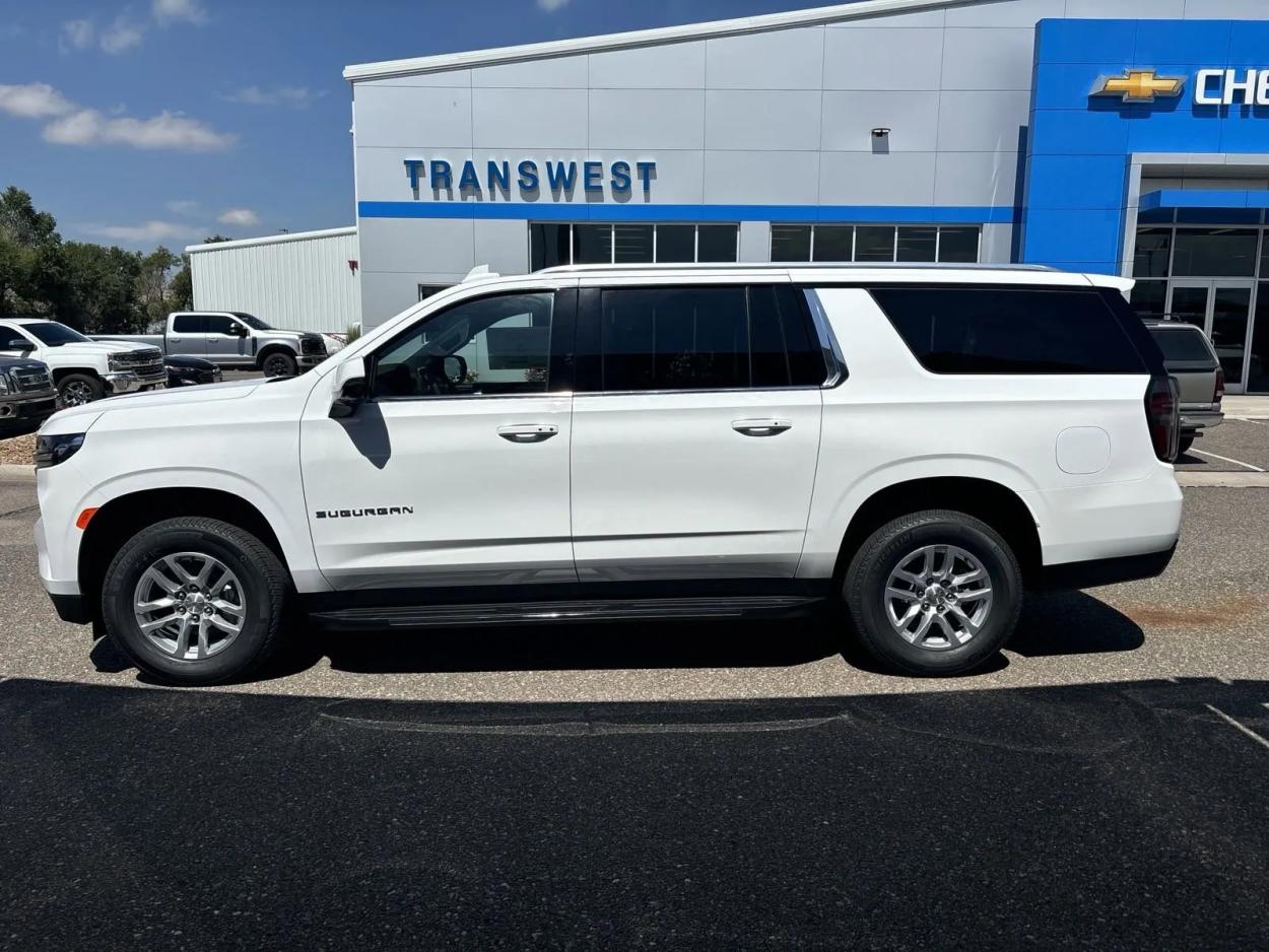 2024 Chevrolet Suburban LT 