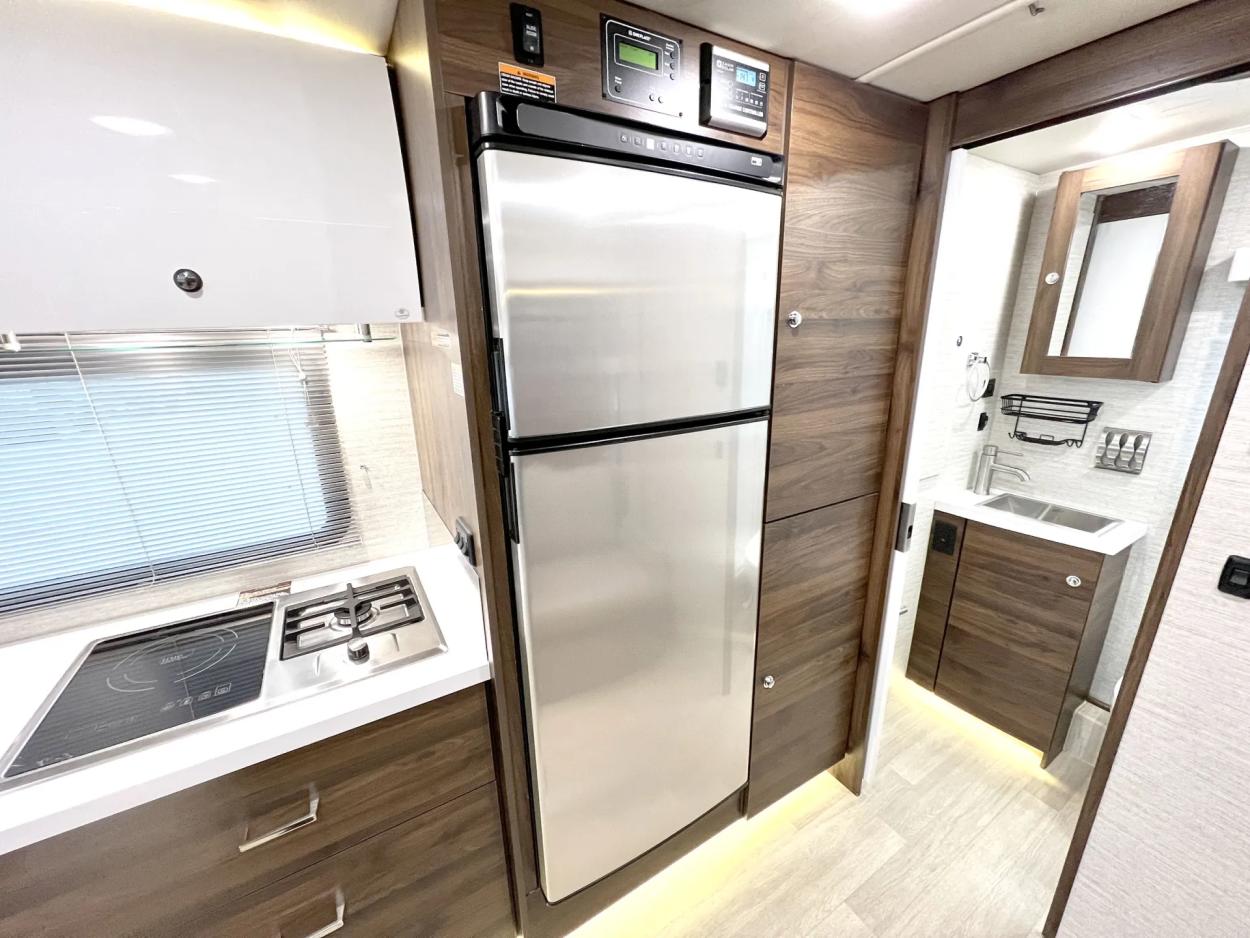 2020 Winnebago View 24D | Photo 10 of 24