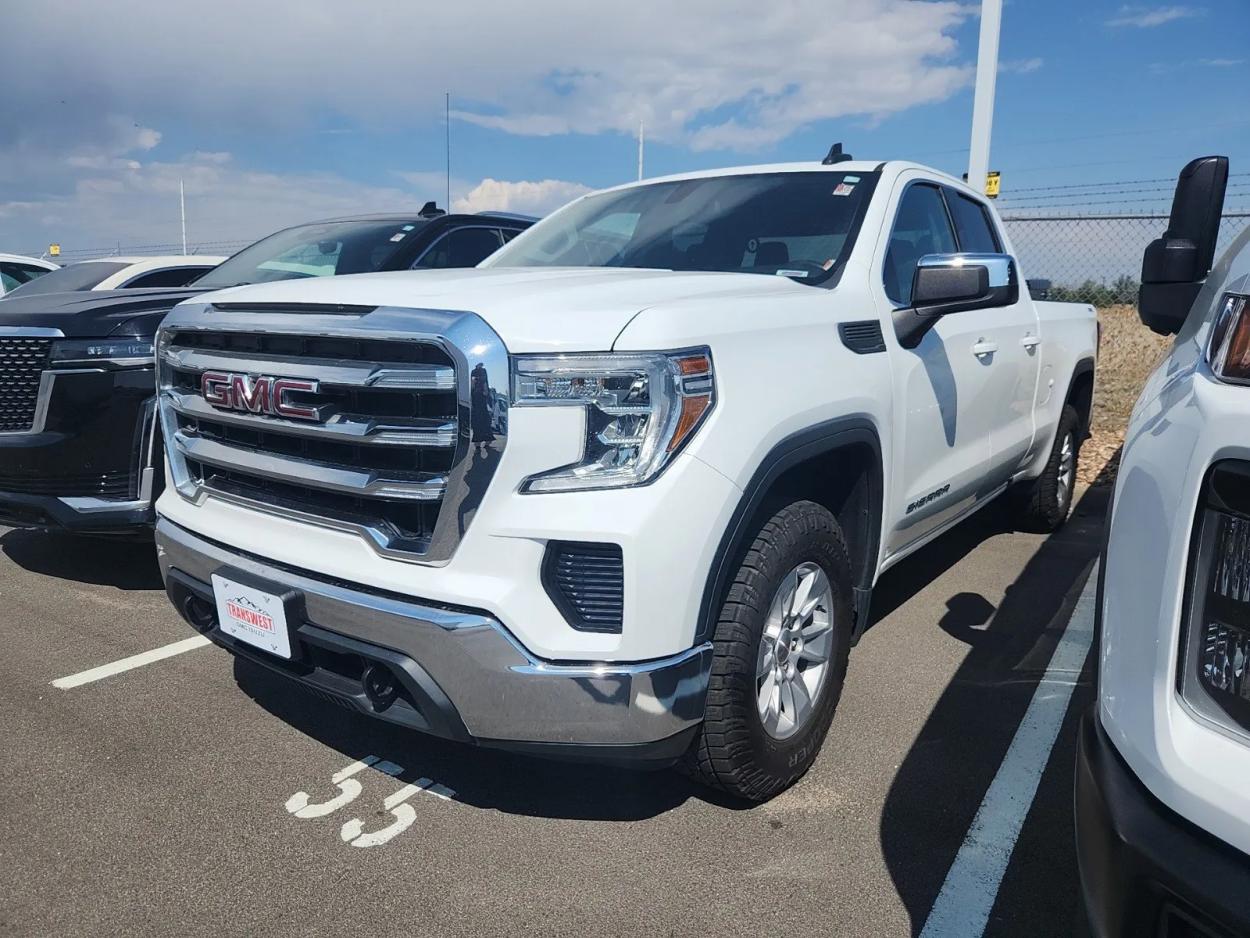 2021 GMC Sierra 1500 SLE | Photo 2 of 3