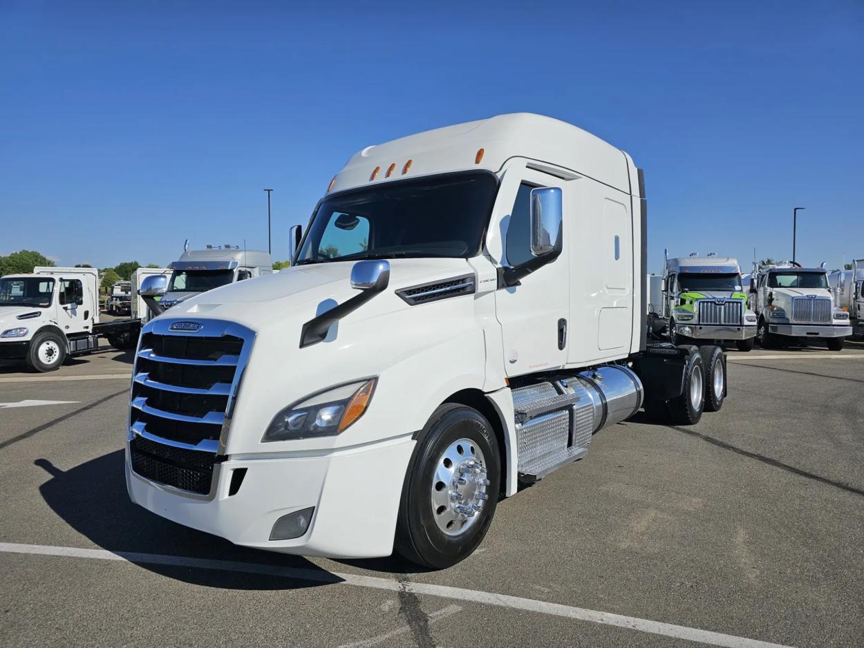 2021 Freightliner Cascadia 126 