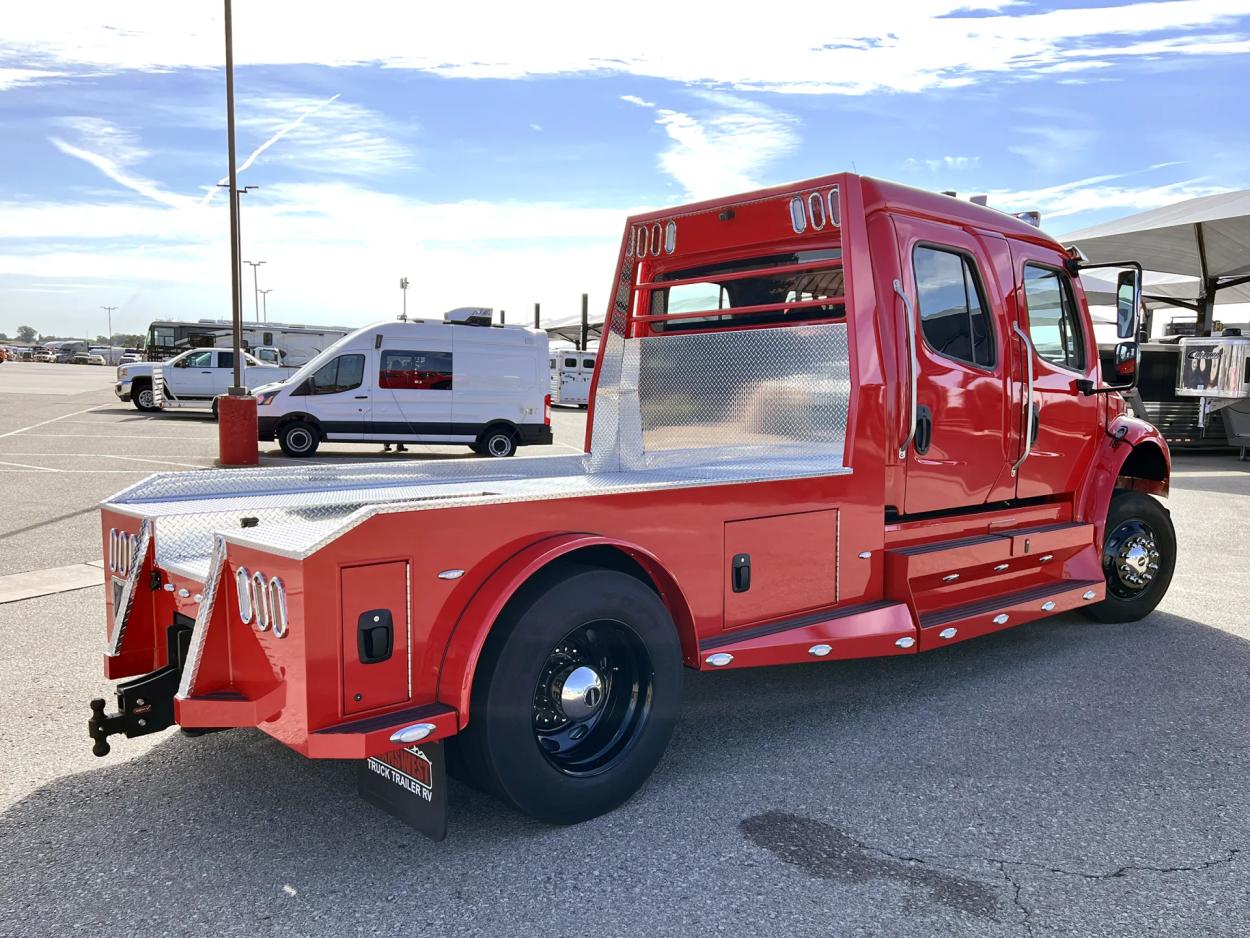 2024 Freightliner M2 106 Summit Hauler | Photo 17 of 25