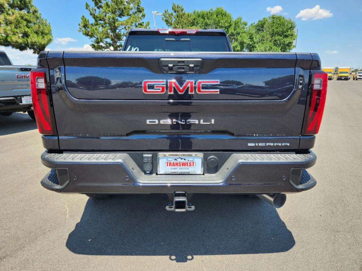 2024 GMC Sierra 2500HD Denali | Photo 11 of 26