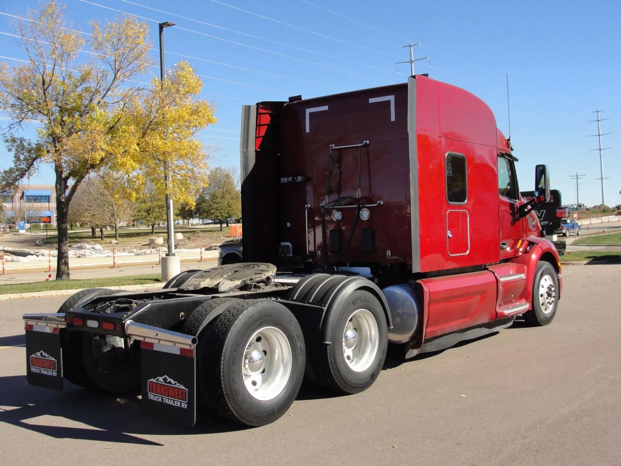 2019 Peterbilt 579 | Photo 5 of 16