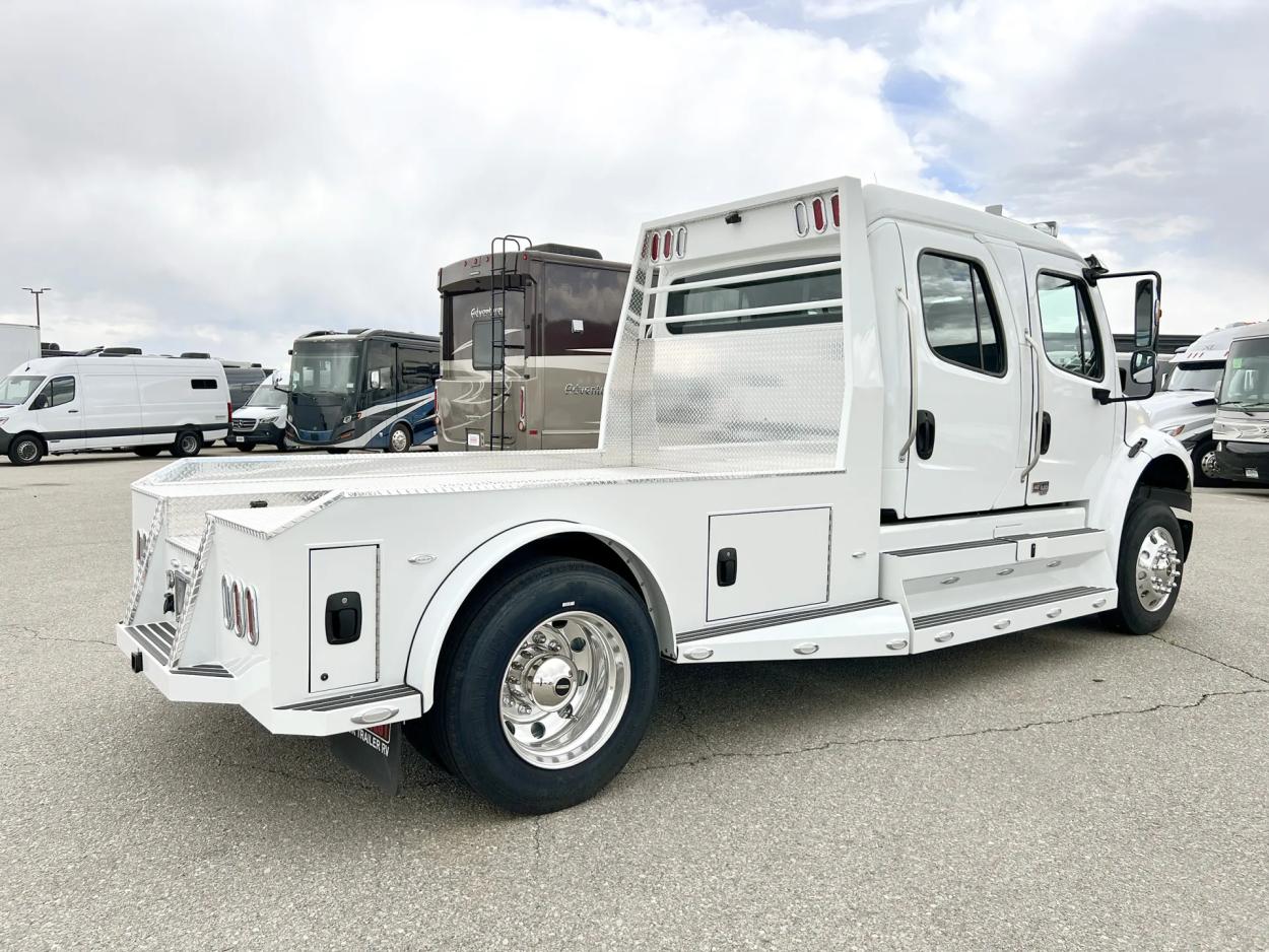 2024 Freightliner M2 106 Plus Summit Hauler | Photo 19 of 27