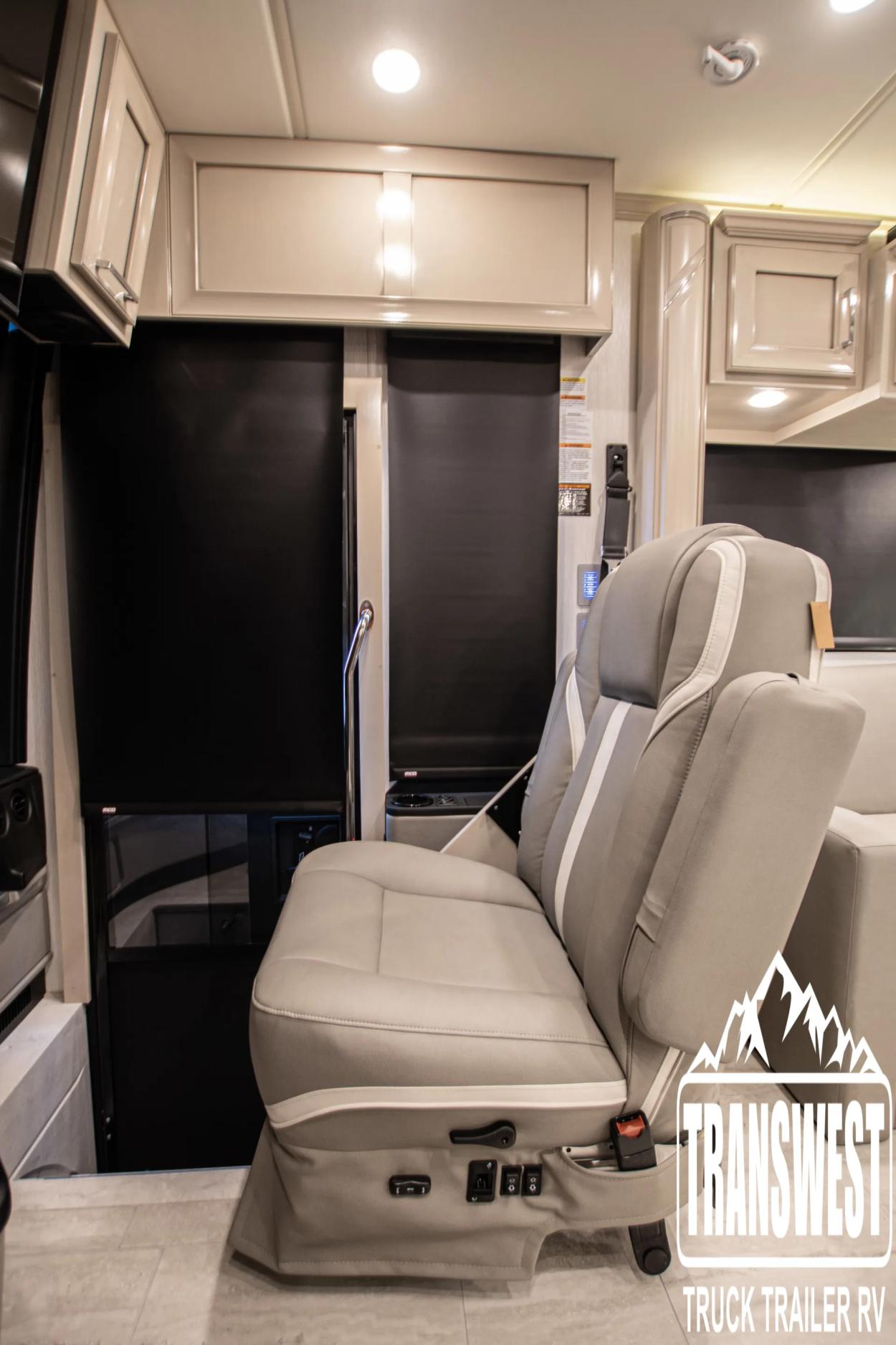 2024 Newmar Ventana 3809 | Photo 6 of 40