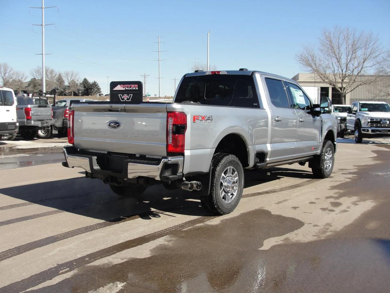 2024 Ford F-350 | Photo 5 of 15