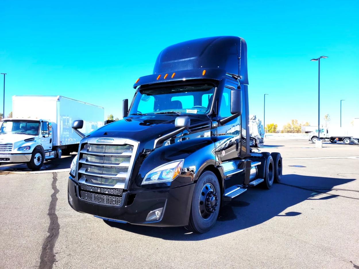 2024 Freightliner Cascadia 126 